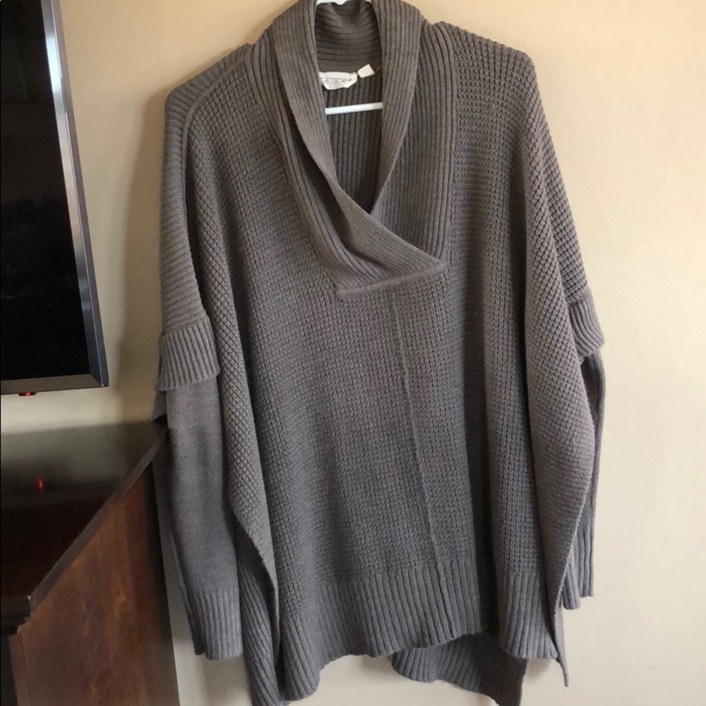 RETROD XS SIDE SLIT PONCHO SWEATER